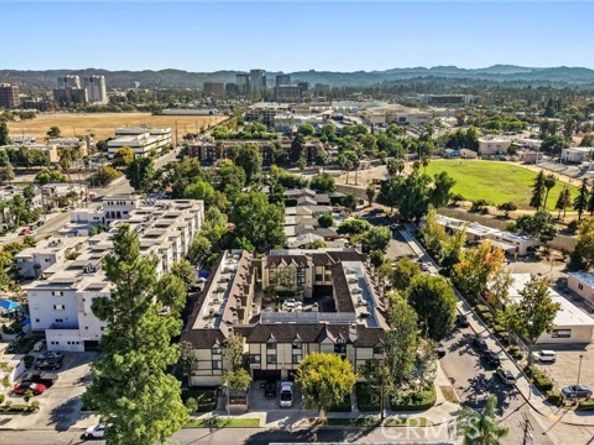 21720 Hart 9, Canoga Park (los Angeles) CA 91303