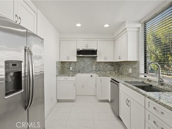 21720 Hart 9, Canoga Park (los Angeles) CA 91303