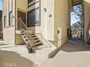 21720 Hart 9, Canoga Park (los Angeles) CA 91303