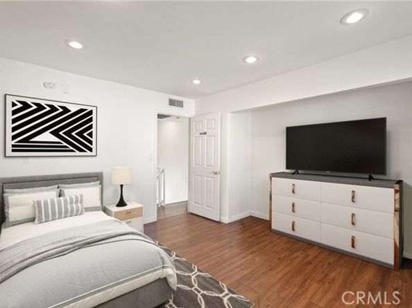 21720 Hart 9, Canoga Park (los Angeles) CA 91303