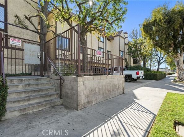 21720 Hart 9, Canoga Park (los Angeles) CA 91303