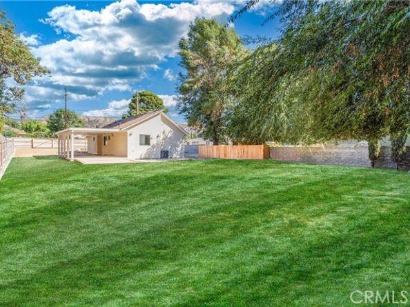 10824 Foothill Boulevard, Sylmar (los Angeles) CA 91342