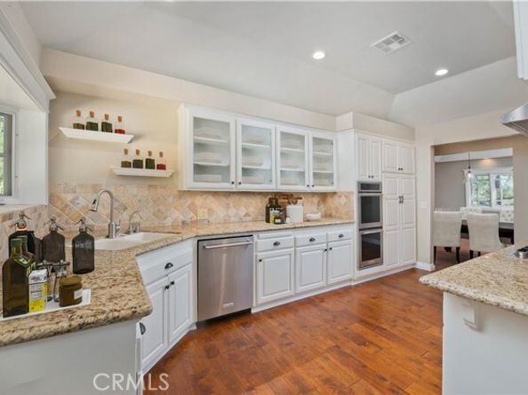 22757 Plummer Street, Chatsworth (los Angeles) CA 91311