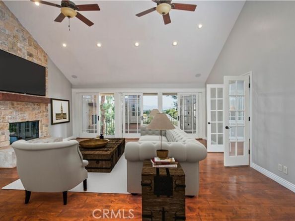 22757 Plummer Street, Chatsworth (los Angeles) CA 91311