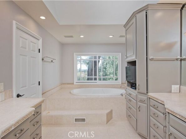 22757 Plummer Street, Chatsworth (los Angeles) CA 91311