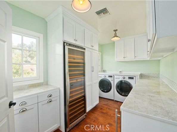 22757 Plummer Street, Chatsworth (los Angeles) CA 91311