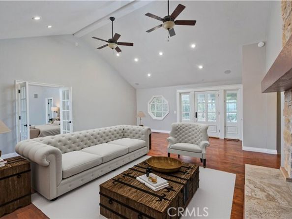 22757 Plummer Street, Chatsworth (los Angeles) CA 91311