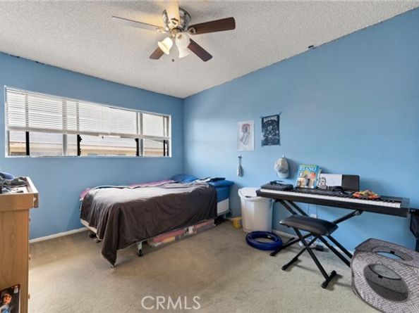 8060 Canby Avenue 2, Reseda (los Angeles) CA 91335