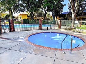 8060 Canby Avenue 2, Reseda (los Angeles) CA 91335