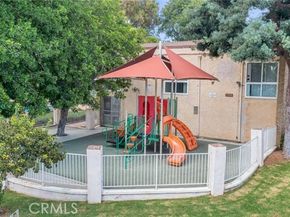 8060 Canby Avenue 2, Reseda (los Angeles) CA 91335