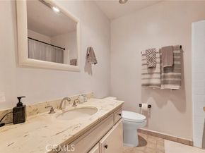 8060 Canby Avenue 2, Reseda (los Angeles) CA 91335