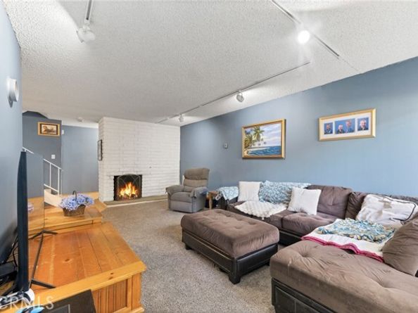 8060 Canby Avenue 2, Reseda (los Angeles) CA 91335