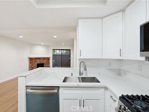 15511 Sherman Way 19, Van Nuys (los Angeles) CA 91406