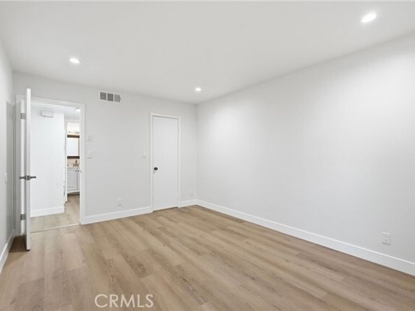 15511 Sherman Way 19, Van Nuys (los Angeles) CA 91406