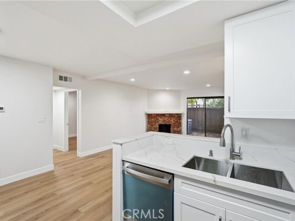 15511 Sherman Way 19, Van Nuys (los Angeles) CA 91406