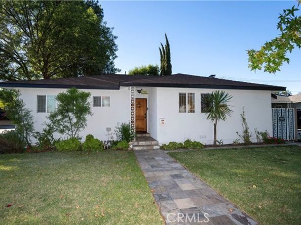 7001 Jellico Avenue, Los Angeles CA 91406