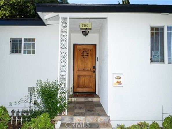 7001 Jellico Avenue, Los Angeles CA 91406