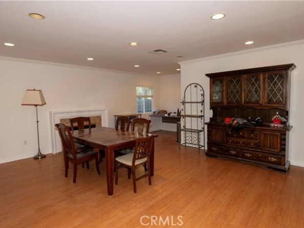 7001 Jellico Avenue, Los Angeles CA 91406