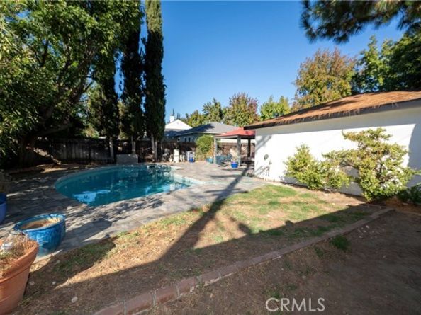 7001 Jellico Avenue, Los Angeles CA 91406