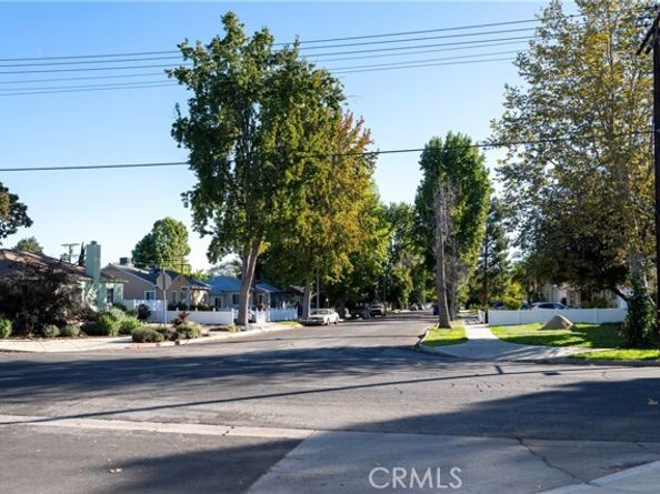 7001 Jellico Avenue, Los Angeles CA 91406