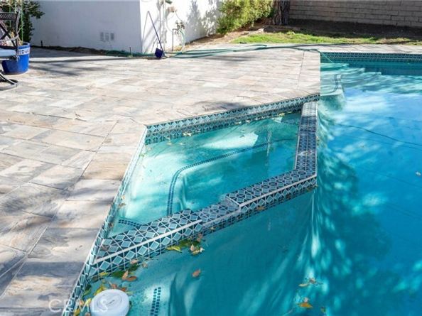 7001 Jellico Avenue, Los Angeles CA 91406