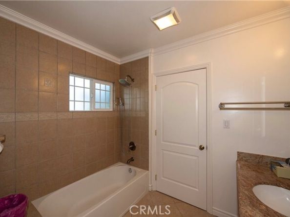 7001 Jellico Avenue, Los Angeles CA 91406