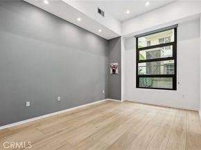 133 The Promenade 118, Long Beach CA 90802