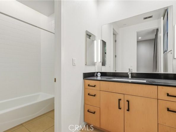 133 The Promenade 118, Long Beach CA 90802