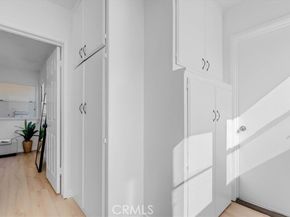 8131 Garden Grove, Reseda (los Angeles) CA 91335