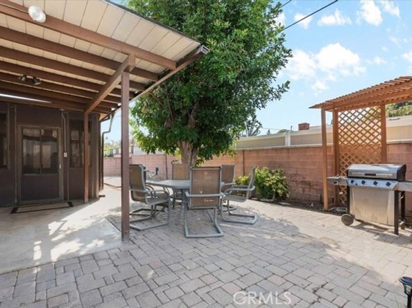 8131 Garden Grove, Reseda (los Angeles) CA 91335