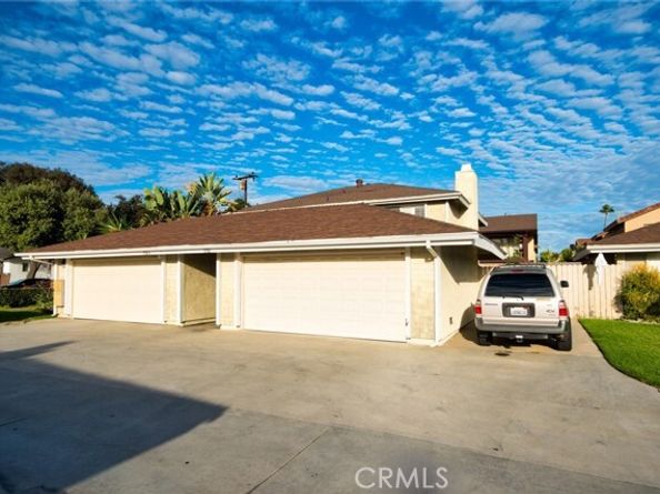11742 215th 8, Lakewood CA 90715