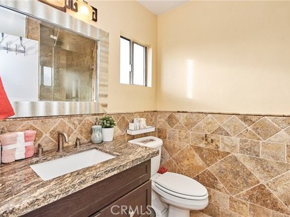 11742 215th 8, Lakewood CA 90715