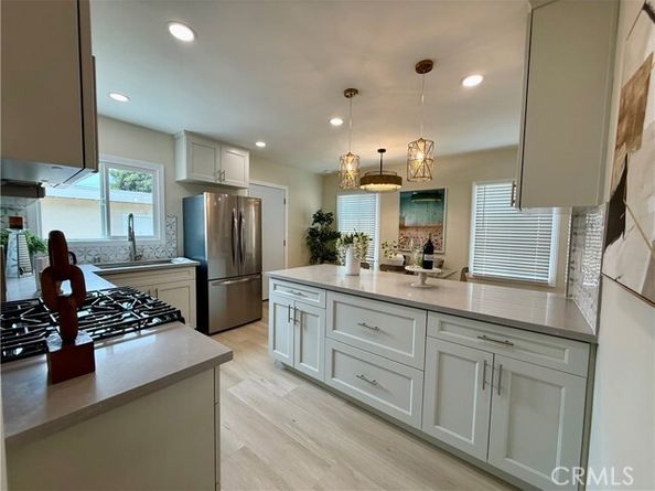 6161 Orange Avenue, Long Beach CA 90805