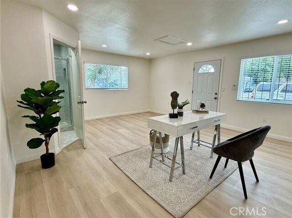 6161 Orange Avenue, Long Beach CA 90805