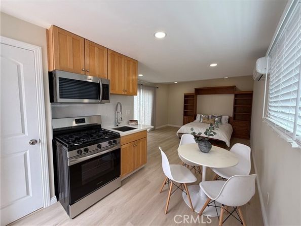 6161 Orange Avenue, Long Beach CA 90805