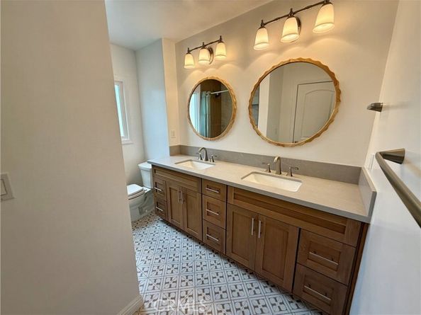 6161 Orange Avenue, Long Beach CA 90805