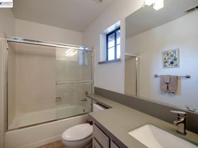 2857 Sea View Pkwy, Alameda CA 94502