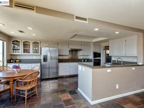 2857 Sea View Pkwy, Alameda CA 94502