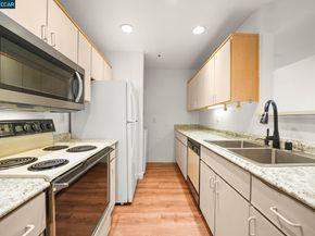 1430 Bel Air Dr 103, Concord CA 94521