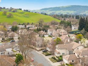 690 Glasgow Cir, Danville CA 94526