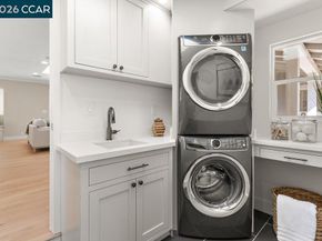 7 Whitehall Dr, Orinda CA 94563