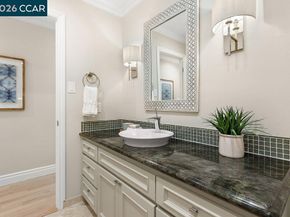 7 Whitehall Dr, Orinda CA 94563