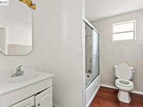 812 Lisbon, Oakland CA 94601