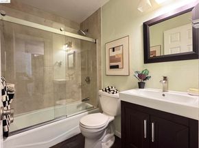 3365 Los Prados St, San Mateo CA 94403