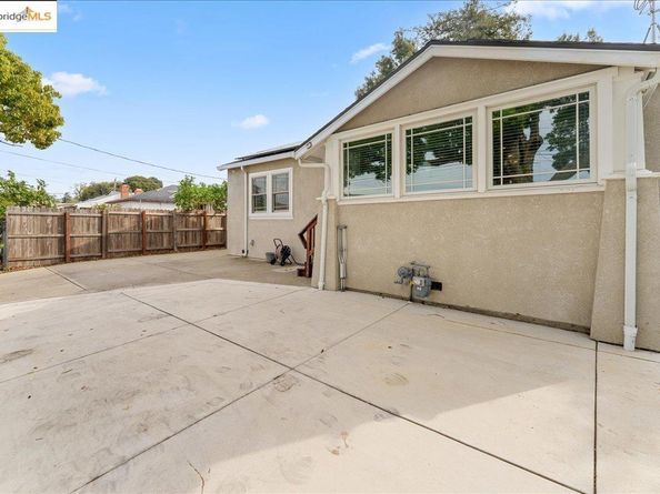 2016 104th AVE, Oakland CA 94603