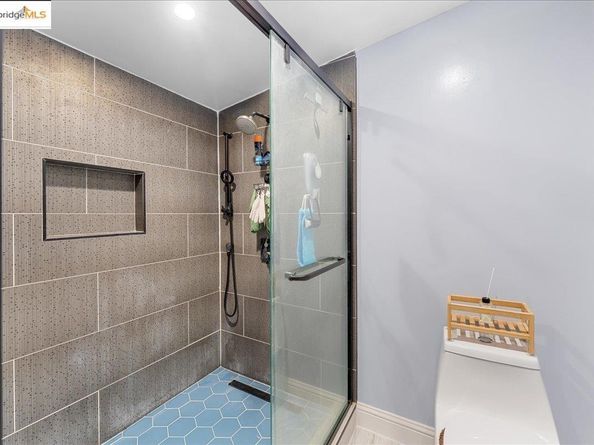 2016 104th AVE, Oakland CA 94603