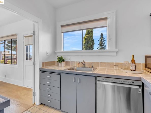2907 Channing Way, Berkeley CA 94704