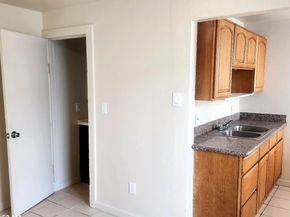 874 Isabella St, Oakland CA 94607