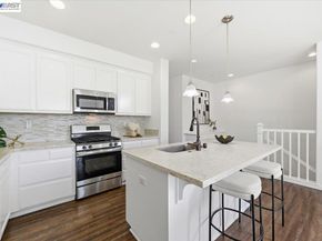 4243 Sunset View Dr, Dublin CA 94568