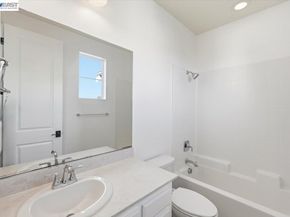 4243 Sunset View Dr, Dublin CA 94568